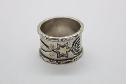 Beautiful Ornament 925 Sterling Silver Ring Band image 0